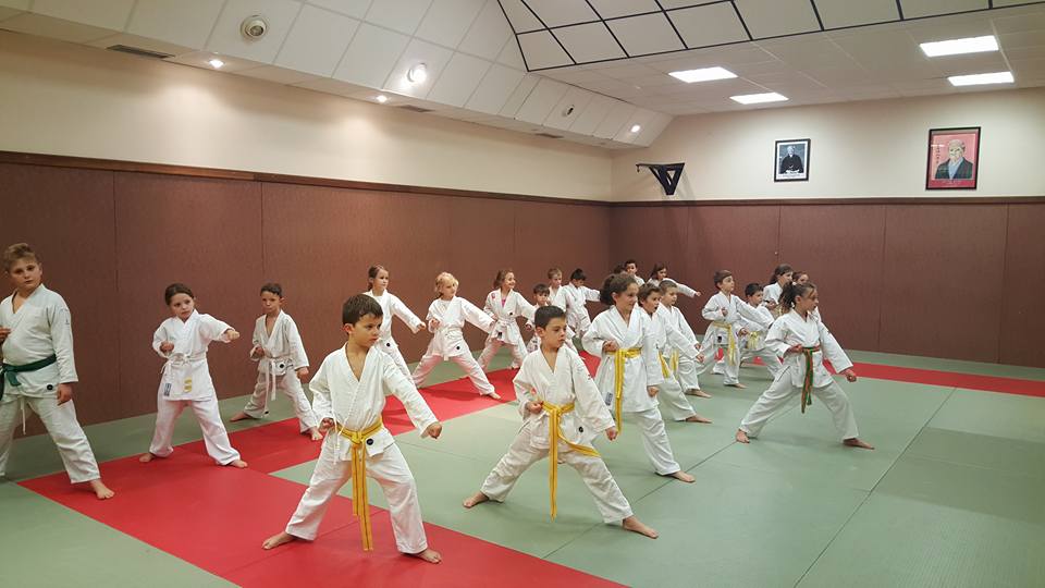 cours karate enfants le rove